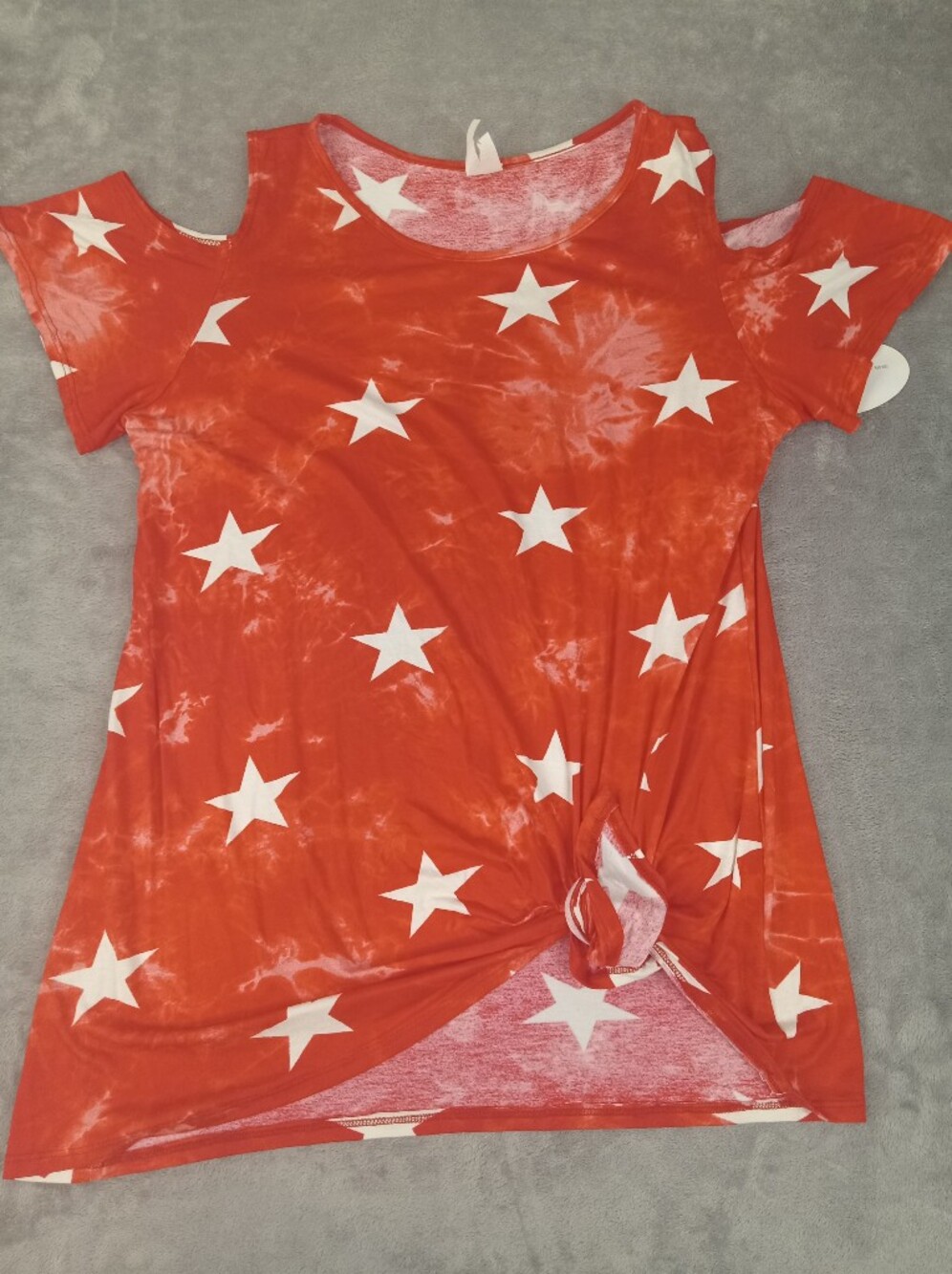Cold-Shoulder Front Tie  Red Star Print Tee Size Medium NWT